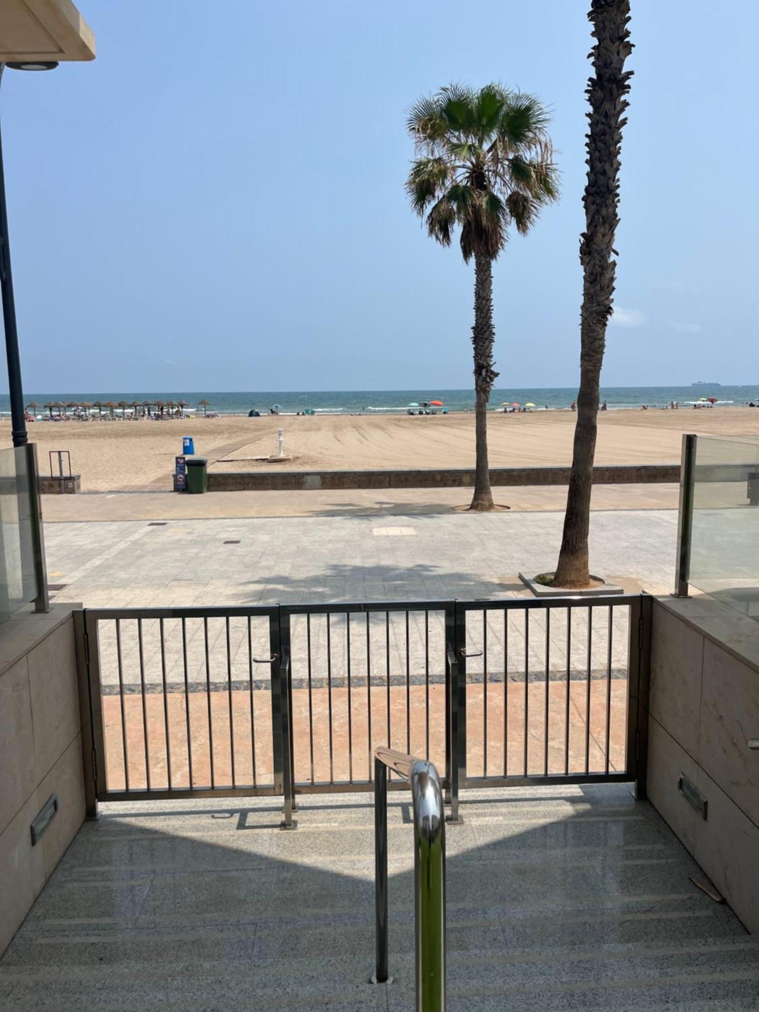 Beachfront Living Valencia Patacona Apartment المظهر الخارجي الصورة